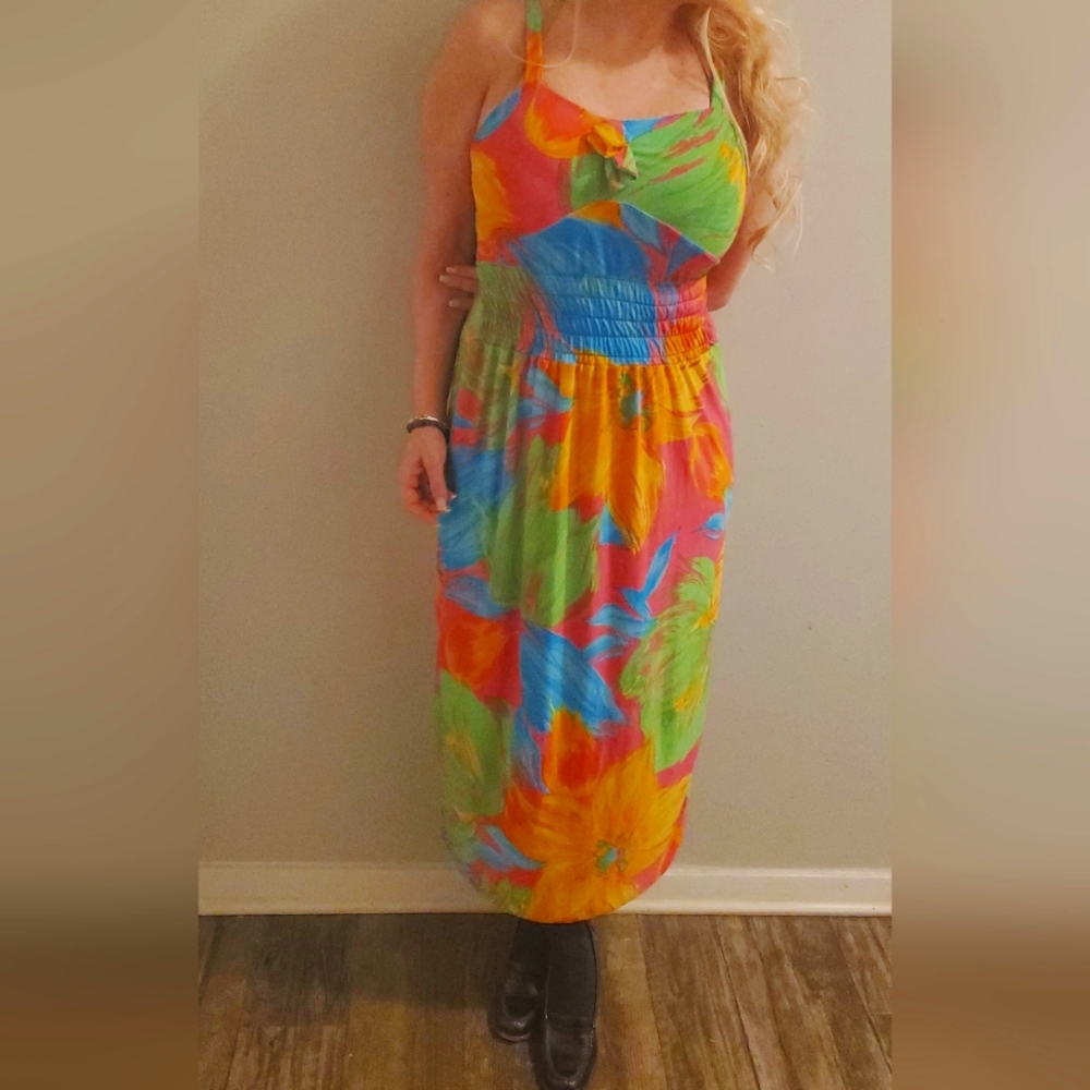 Beautiful Full Color Maxi Sun Dress (Small)